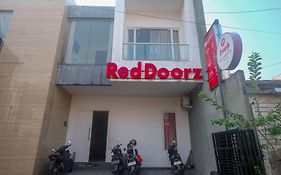 Reddoorz Syariah Near Simpang Lima Semarang Guest House