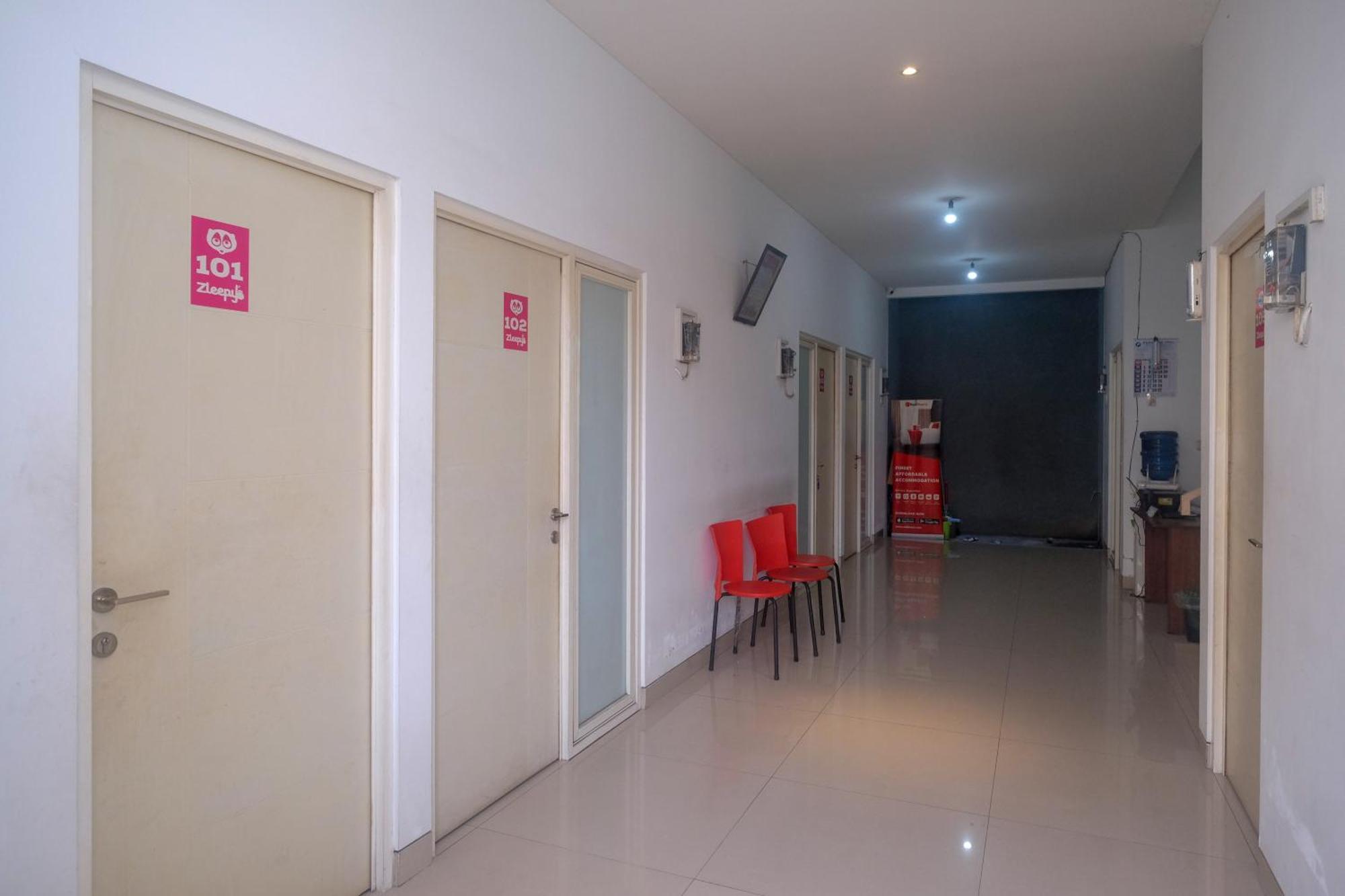 Reddoorz Syariah Near Simpang Lima Semarang Hotel Jomblang Bagian luar foto