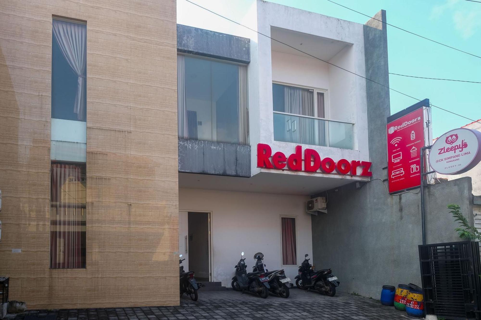 Reddoorz Syariah Near Simpang Lima Semarang Hotel Jomblang Bagian luar foto