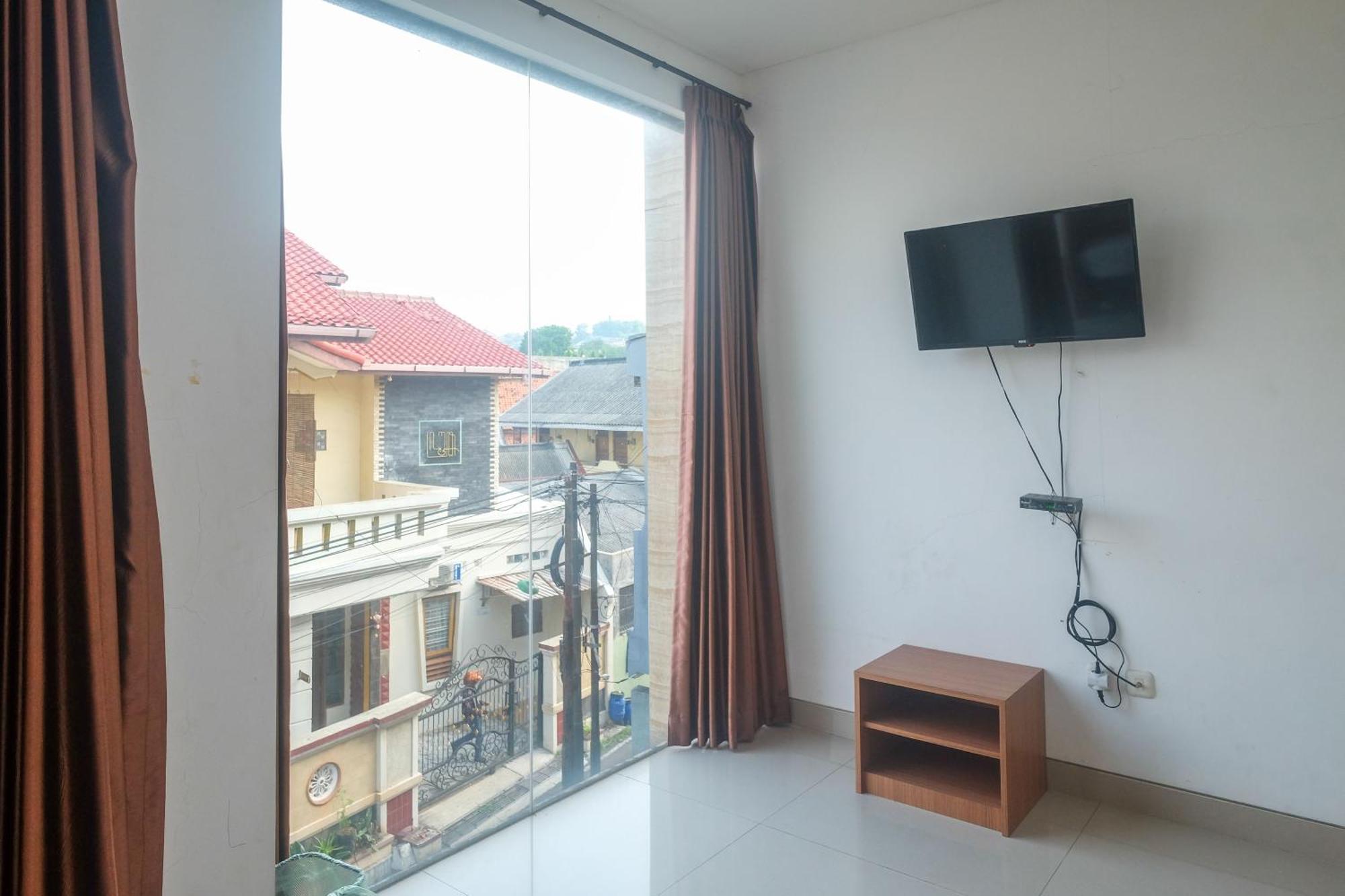 Reddoorz Syariah Near Simpang Lima Semarang Hotel Jomblang Bagian luar foto