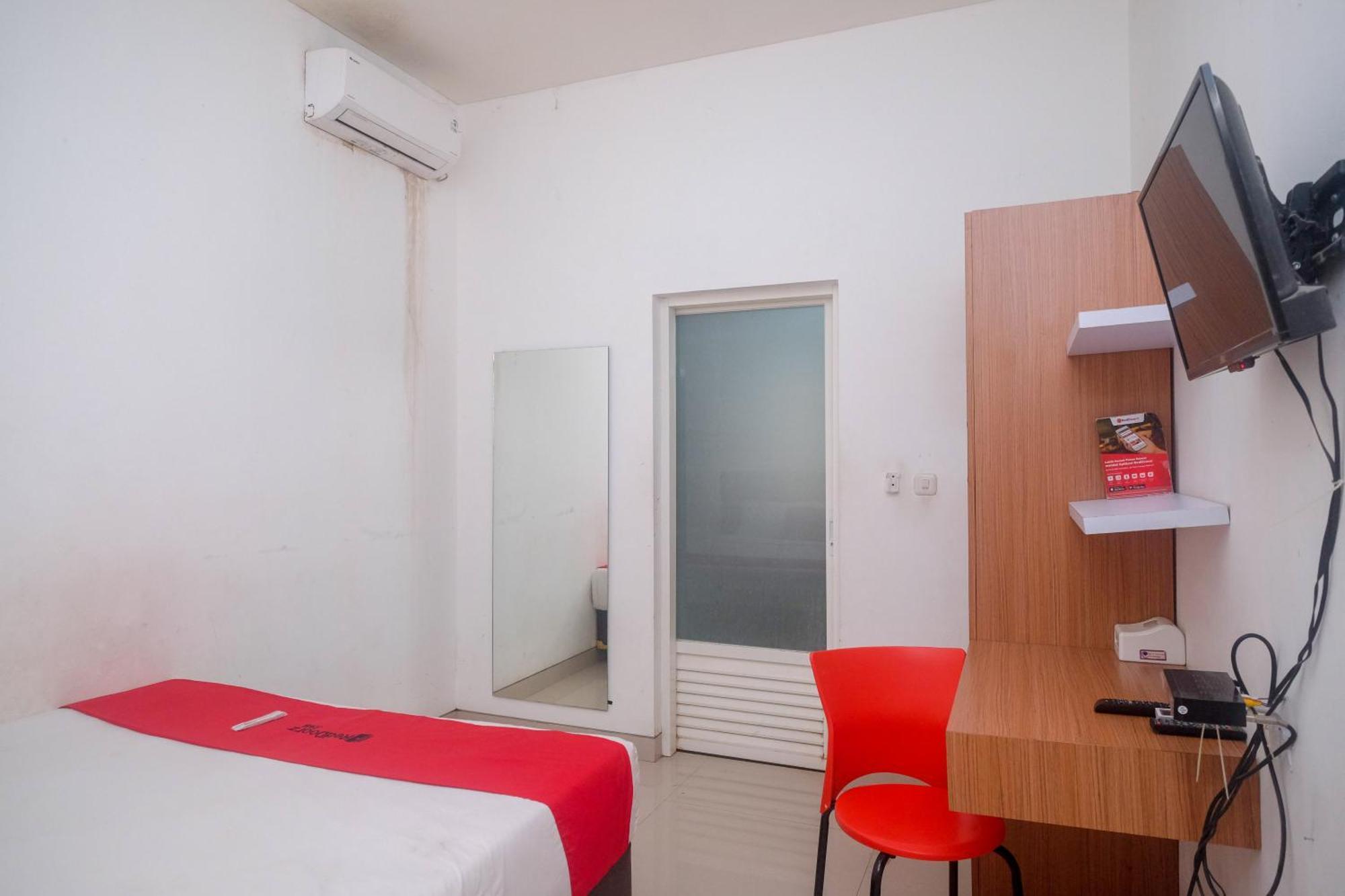 Reddoorz Syariah Near Simpang Lima Semarang Hotel Jomblang Bagian luar foto