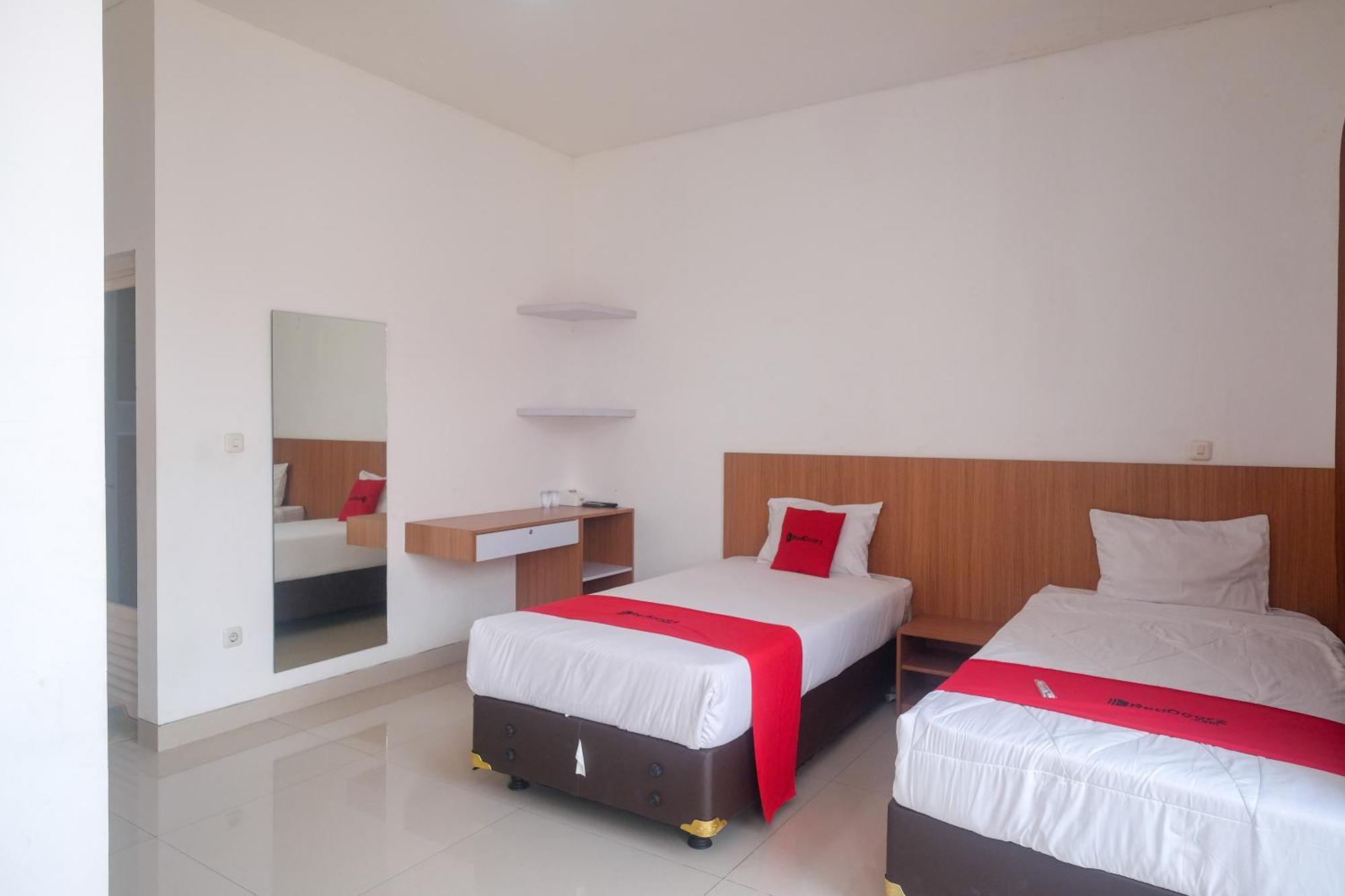 Reddoorz Syariah Near Simpang Lima Semarang Hotel Jomblang Bagian luar foto