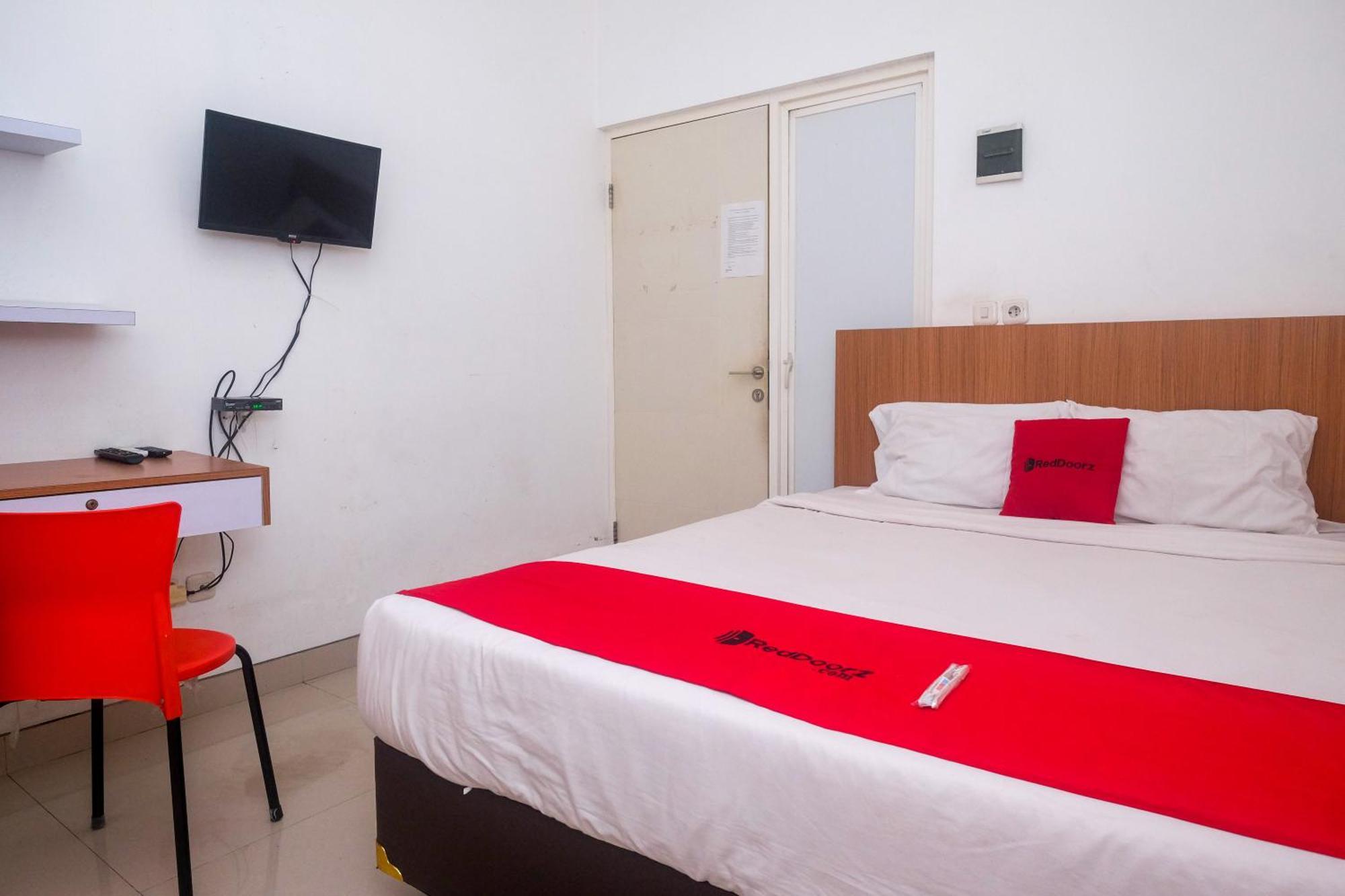 Reddoorz Syariah Near Simpang Lima Semarang Hotel Jomblang Bagian luar foto